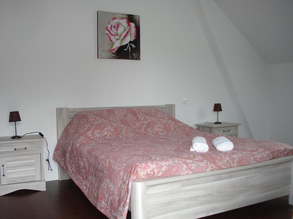 Domaine Du Pre Sale Bed & Breakfast โรส-โซร์-คูเอสน็อง ห้อง รูปภาพ